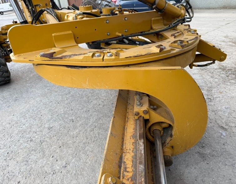 CATERPILLAR  140 AWD ***IMPECCABLE***